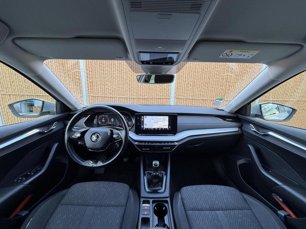 Skoda Octavia Combi 1.5 TSI First Edition Trekhaak | Stoelve, Auto's, Skoda, Voorwielaandrijving, 4 cilinders, 150 pk, Automatische klimaatregeling