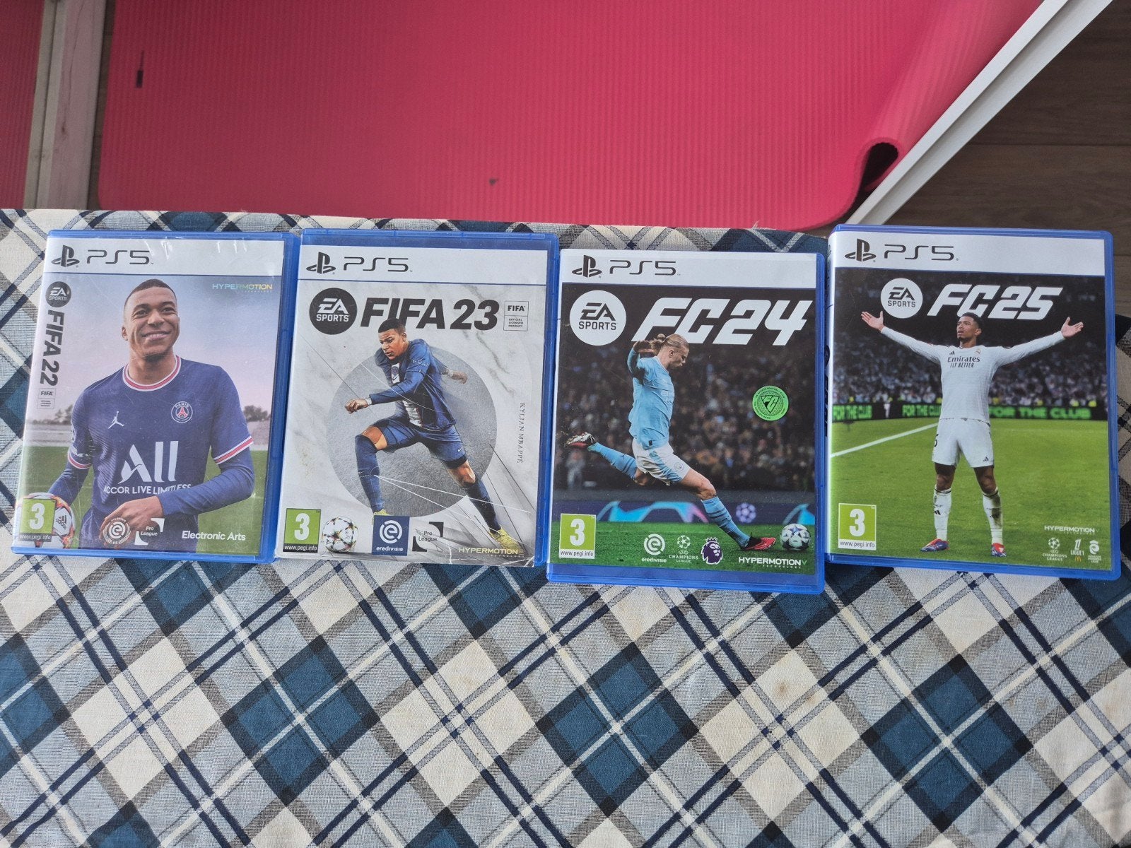 PS5 FIFA Games: FIFA 22, 23, FC24, FC25 - Bieden/Ruilen, Ophalen of Verzenden, Zo goed als nieuw, Eén computer, Sport