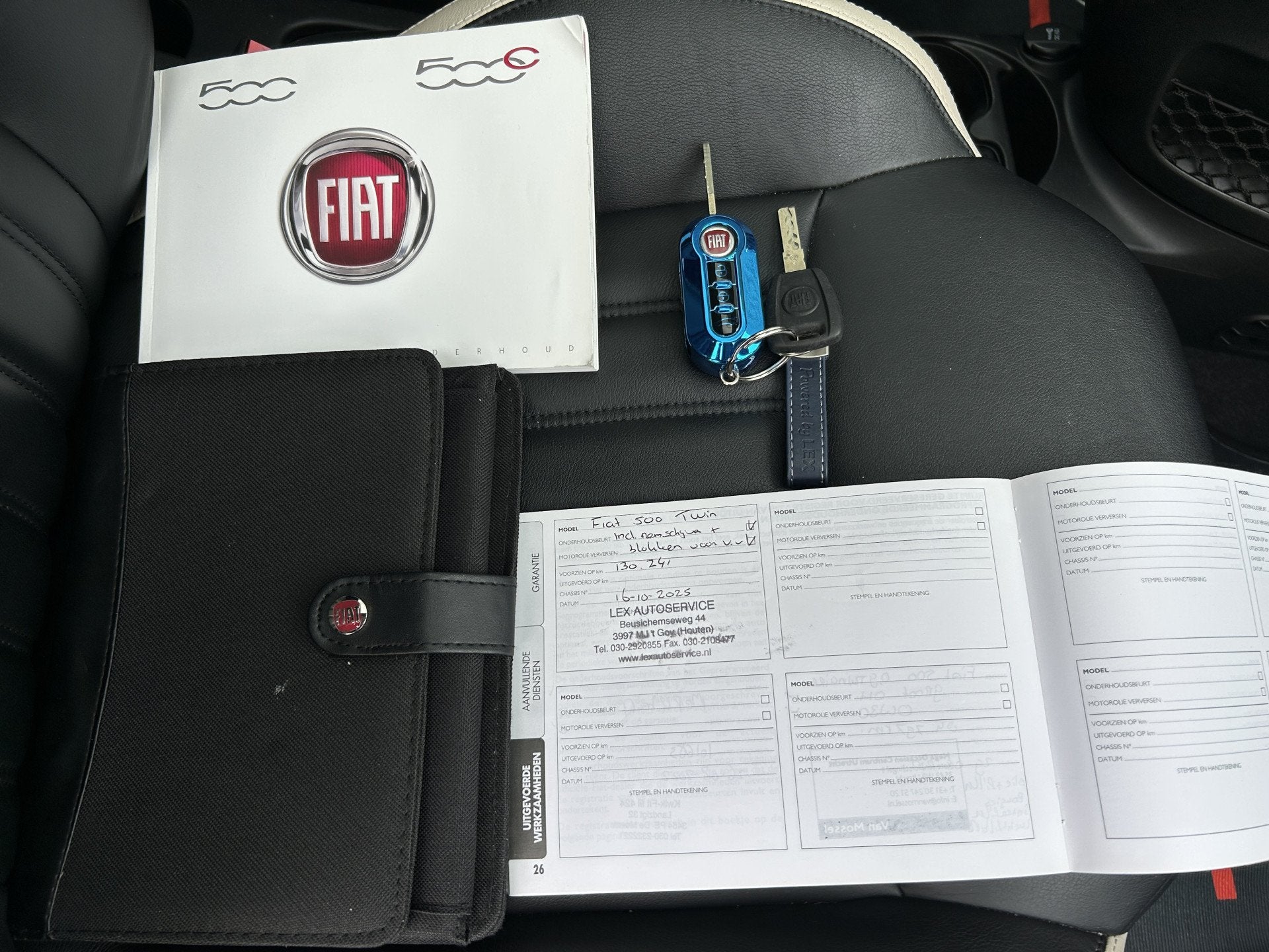 Foto 24 van Fiat 500 0.9 TwinAir Turbo Sport | Automaat | Panoramadak |