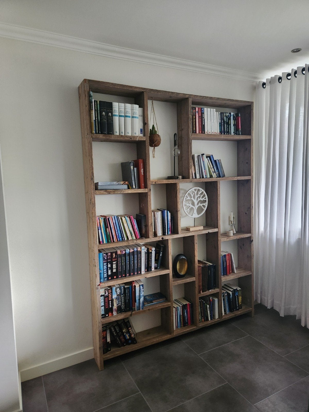 Boekenkast van steigerhout, Met plank(en), Gebruikt, 200 cm of meer, 150 tot 200 cm