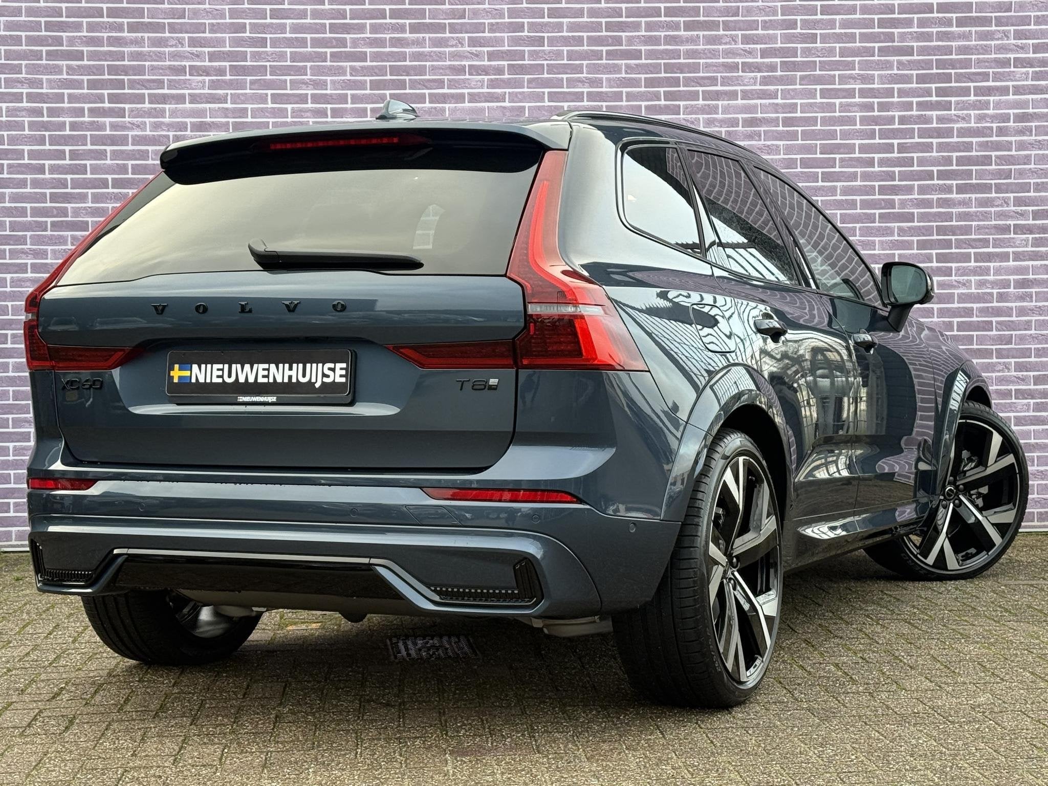 Volvo XC60 2.0 T8 Plug-in hybrid AWD Ultra Dark Exec. Ed. |, Auto's, Automaat, 12 maanden, Gebruikt, Euro 6