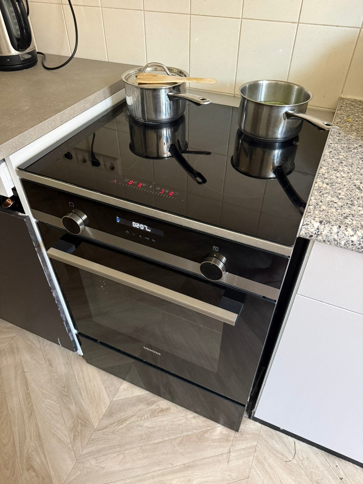 Siemens inductie fornuis met oven – 60 cm – werkt perfect, Witgoed en Apparatuur, Fornuizen, Ophalen, 4 kookzones, Zo goed als nieuw