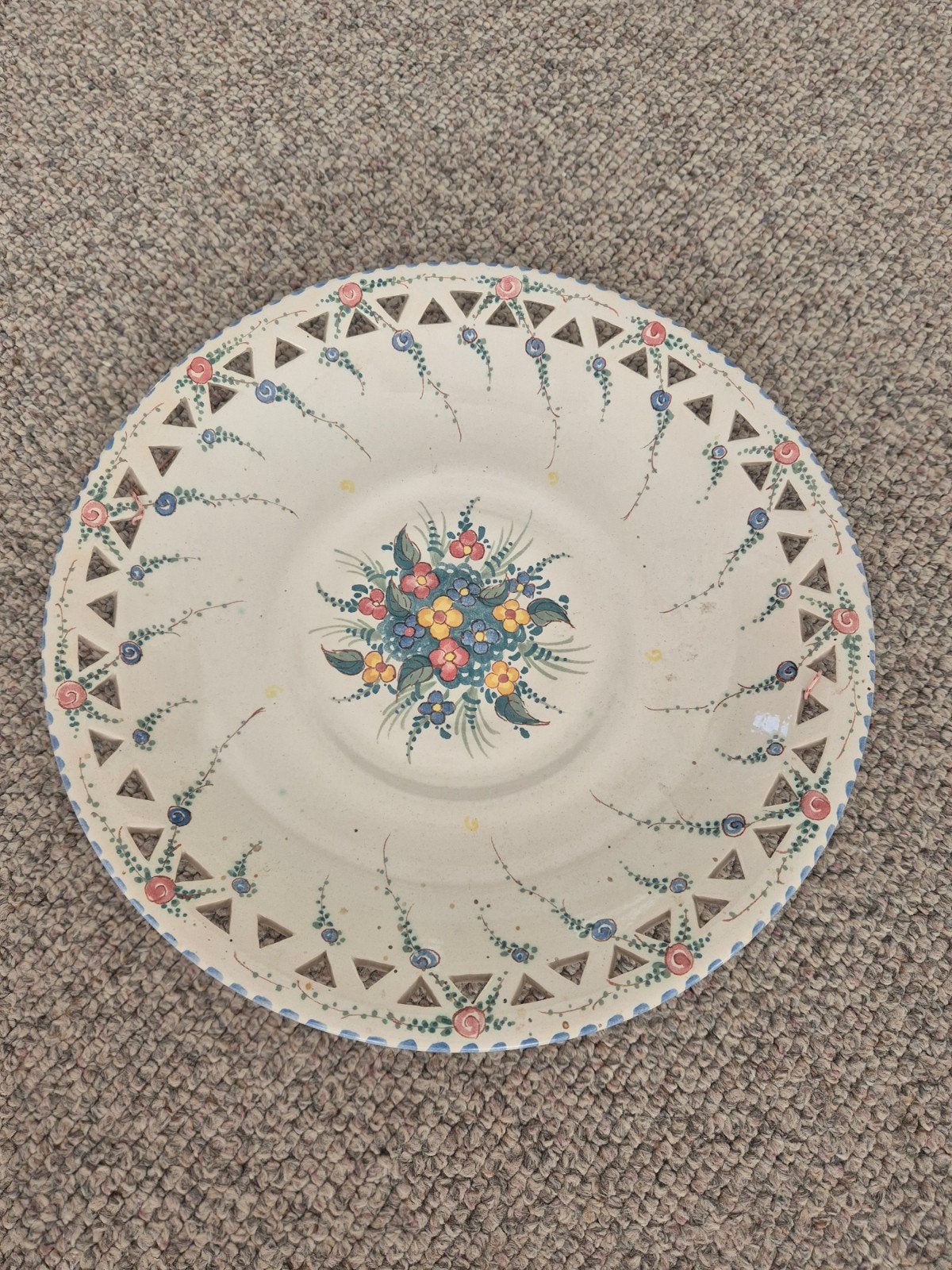 Handgeschilderd decoratief bord met bloemenpatroon, Antiek en Kunst, Ophalen of Verzenden