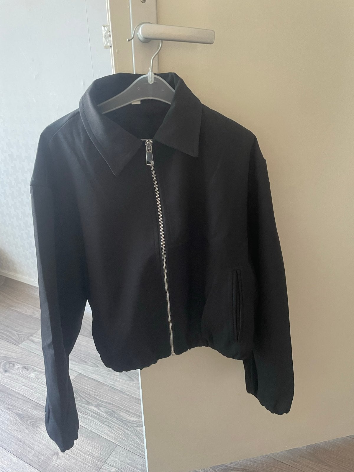 Zwart bomberjack maat XS, Kleding | Dames, Ophalen, Zo goed als nieuw, Maat 34 (XS) of kleiner, Zwart