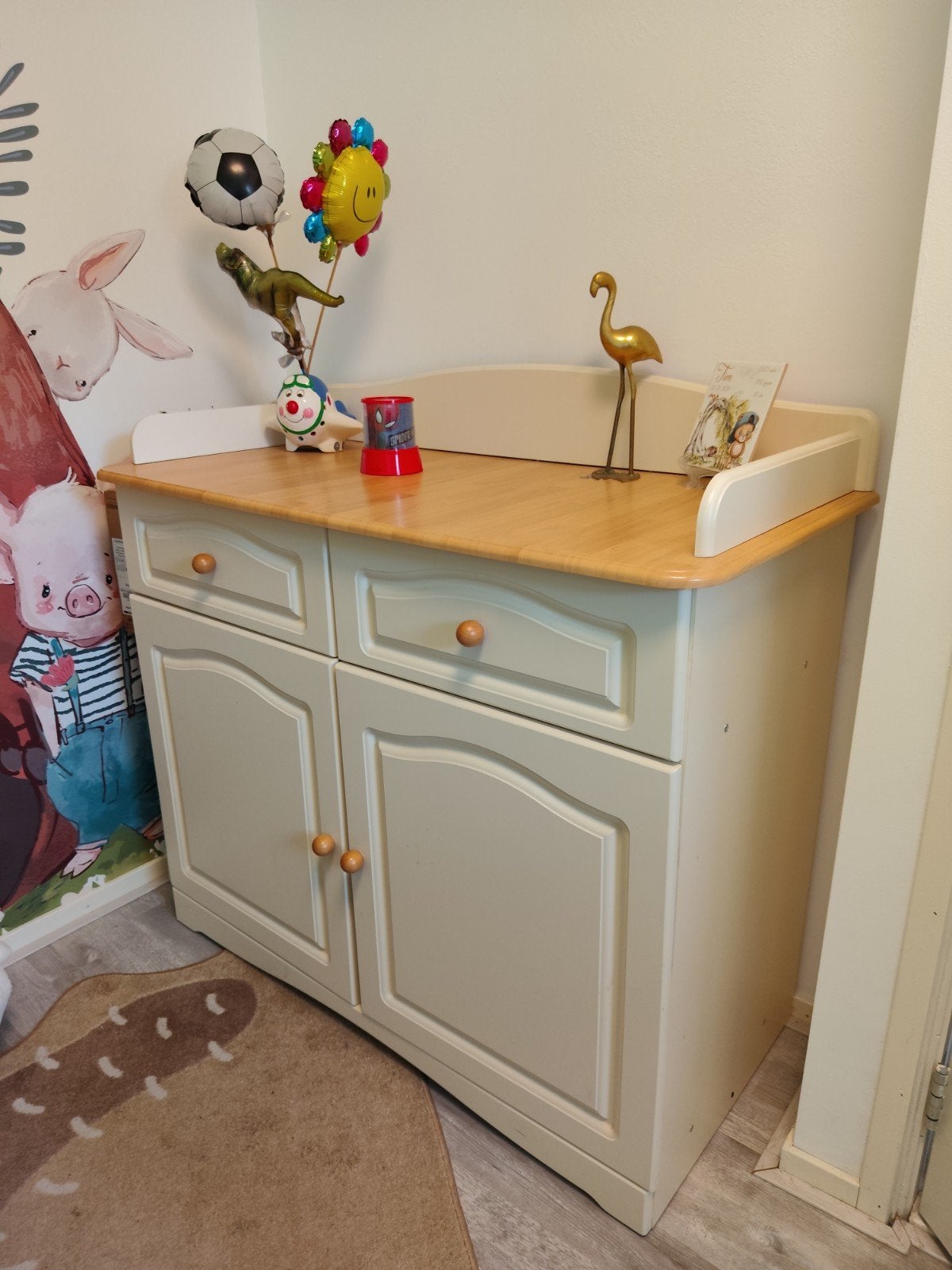 nette Commode en ledikantje (incl. matras) gratis !, Ophalen, Commode, Opstaande rand