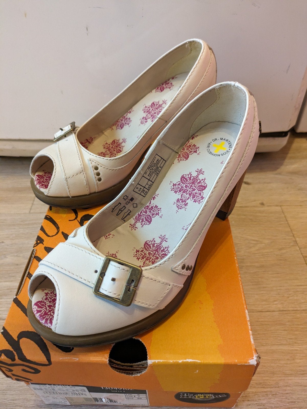Dr Martens 38, Kleding | Dames, Schoenen, Pumps, Wit, Ophalen of Verzenden, Dr. Martens