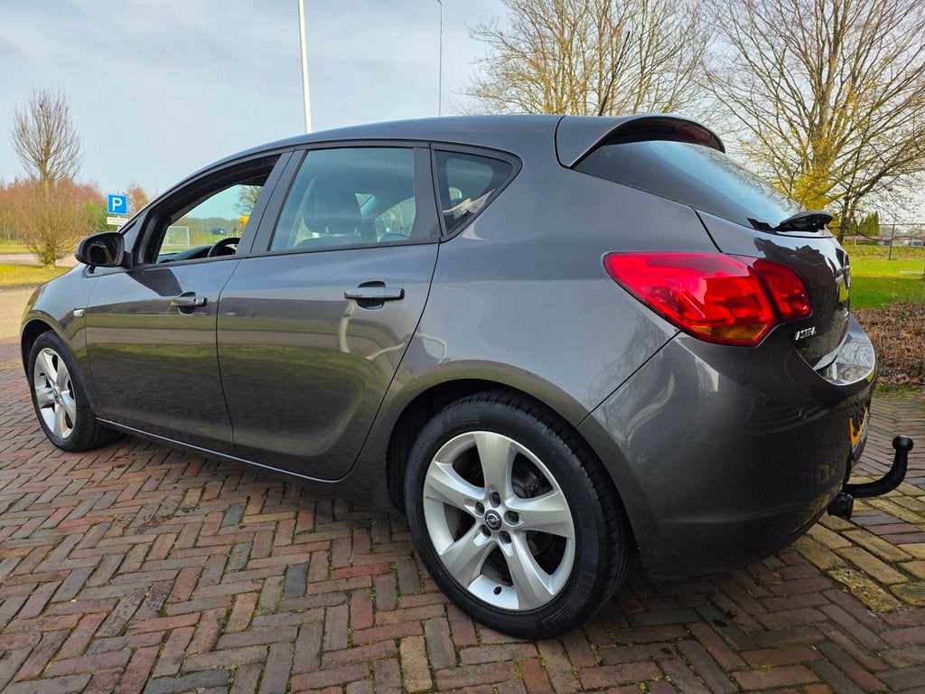 Opel Astra 1.6 Edition AIRCO/cruise *apk:11-2026*, Auto's, Voorwielaandrijving, Euro 5, Electronic Stability Program (ESP), 680 kg