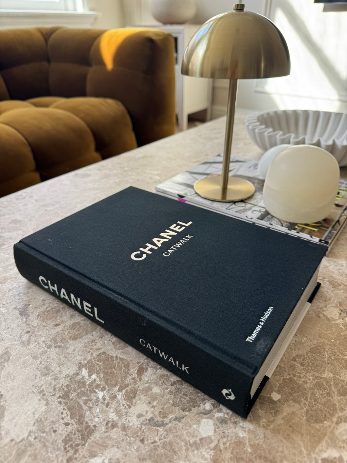 Koffietafelboek Chanel Catwalk, Verzenden, Zo goed als nieuw, Mode algemeen