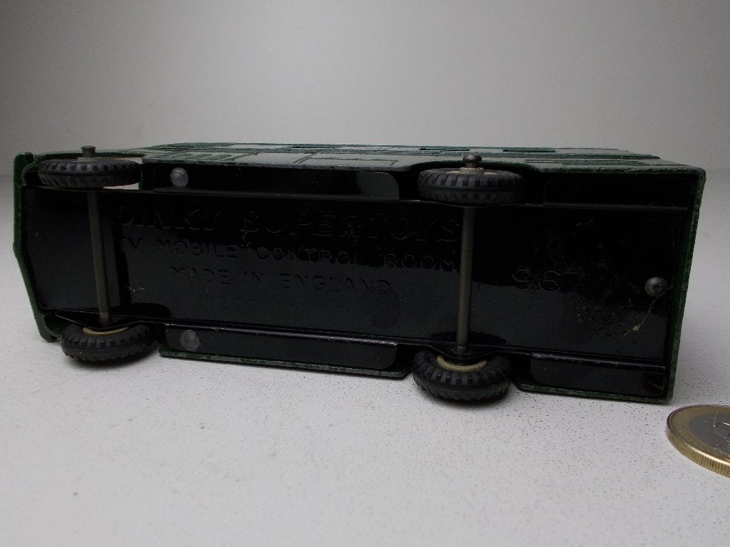 1959 Dinky SuperToys 967 BBC TV MOBILE CONTROL ROOM I.z.g.st, Ophalen of Verzenden, Zo goed als nieuw, Bus of Vrachtwagen, Dinky Toys