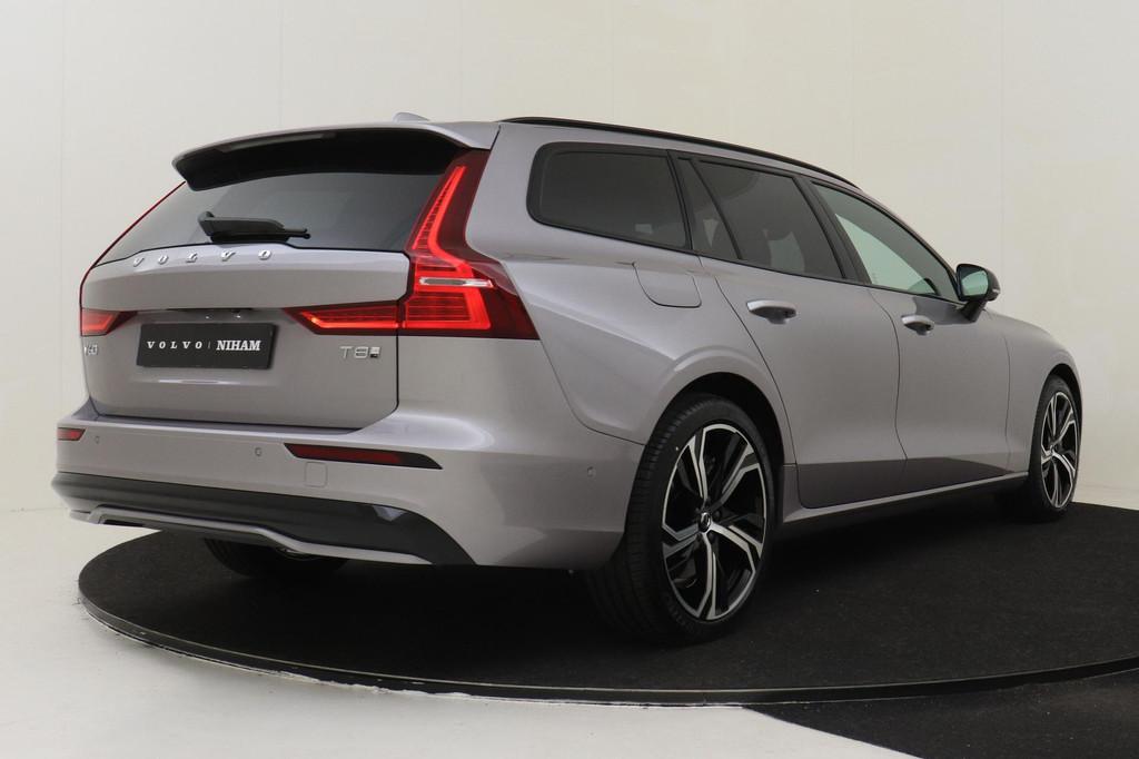 Volvo V60 T8 PLUG-IN HYBRID AWD PLUS DARK -PANO.DAK|HARMAN/K, Auto's, Volvo, Automaat, 12 maanden, Euro 6, 4 cilinders
