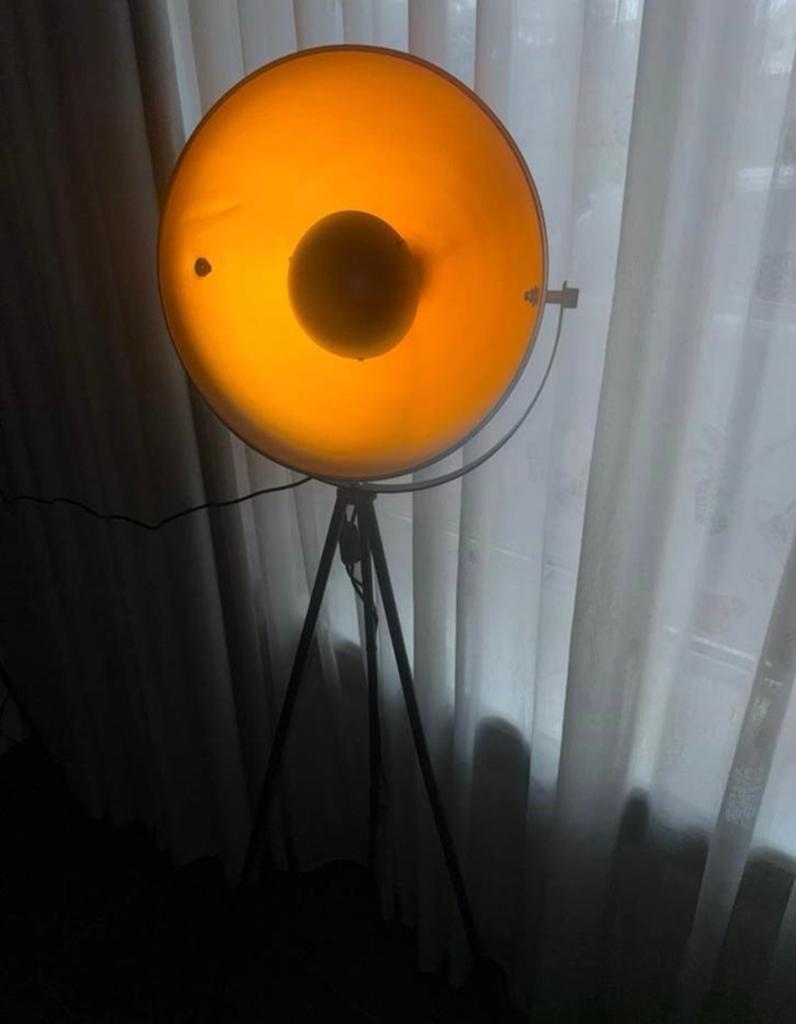 Vloerlamp, Huis en Inrichting, Lampen | Vloerlampen, Ophalen of Verzenden, Zo goed als nieuw, 150 tot 200 cm
