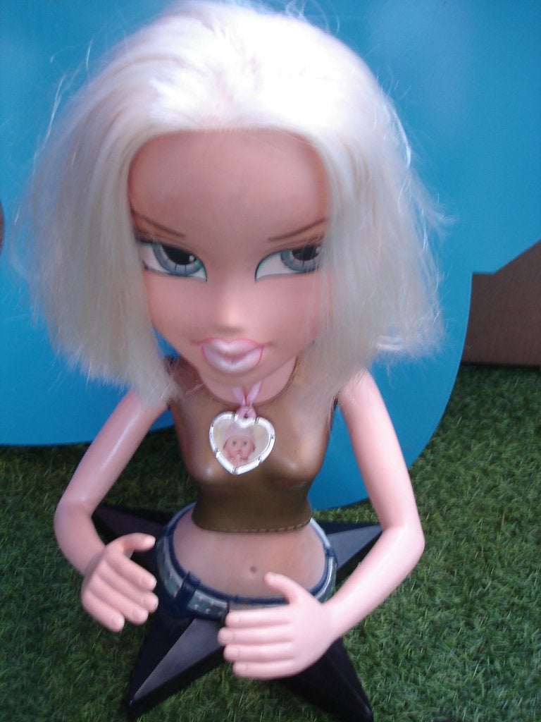 Bratz Chloe Blonde Vintage Styling Torso jaar 2002, Ophalen, Gebruikt, Pop, Levensecht of Reborn