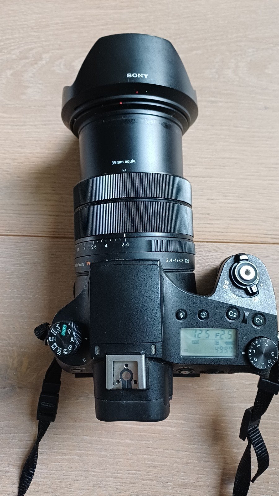 Sony RX10 III met 2 batterijen en beschermtas, Ophalen, Gebruikt, Sony, Accu
