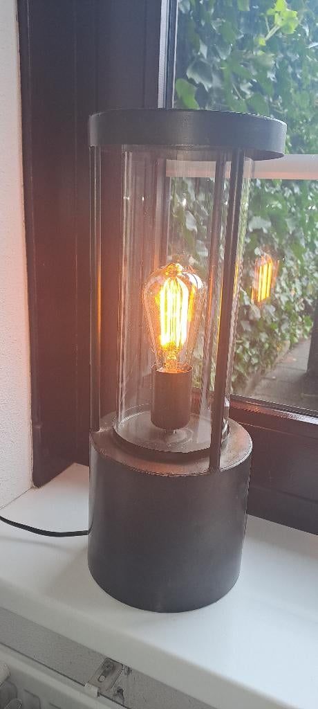 Stoere lamp voor in de vensterbank, Huis en Inrichting, Lampen | Tafellampen, Ophalen, Gebruikt, Glas