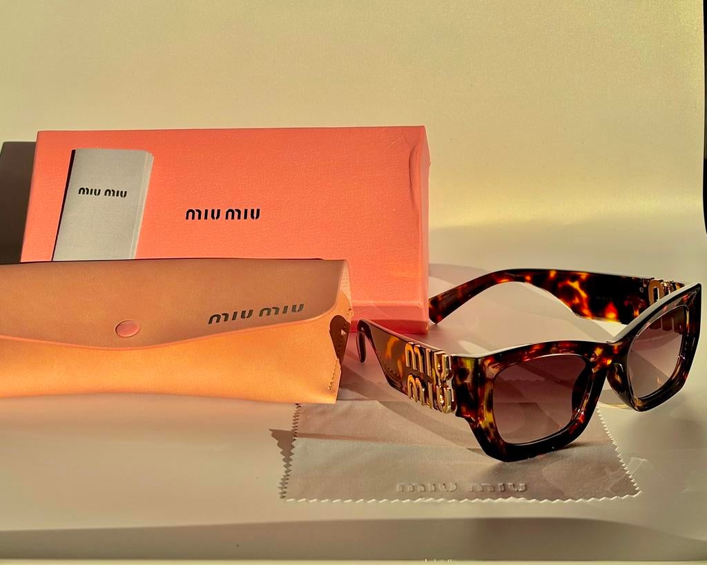 Miu Miu Glimpse Cat-Eye Sunglasses Complete set, Overige merken, Zonnebril, Bruin, Verzenden
