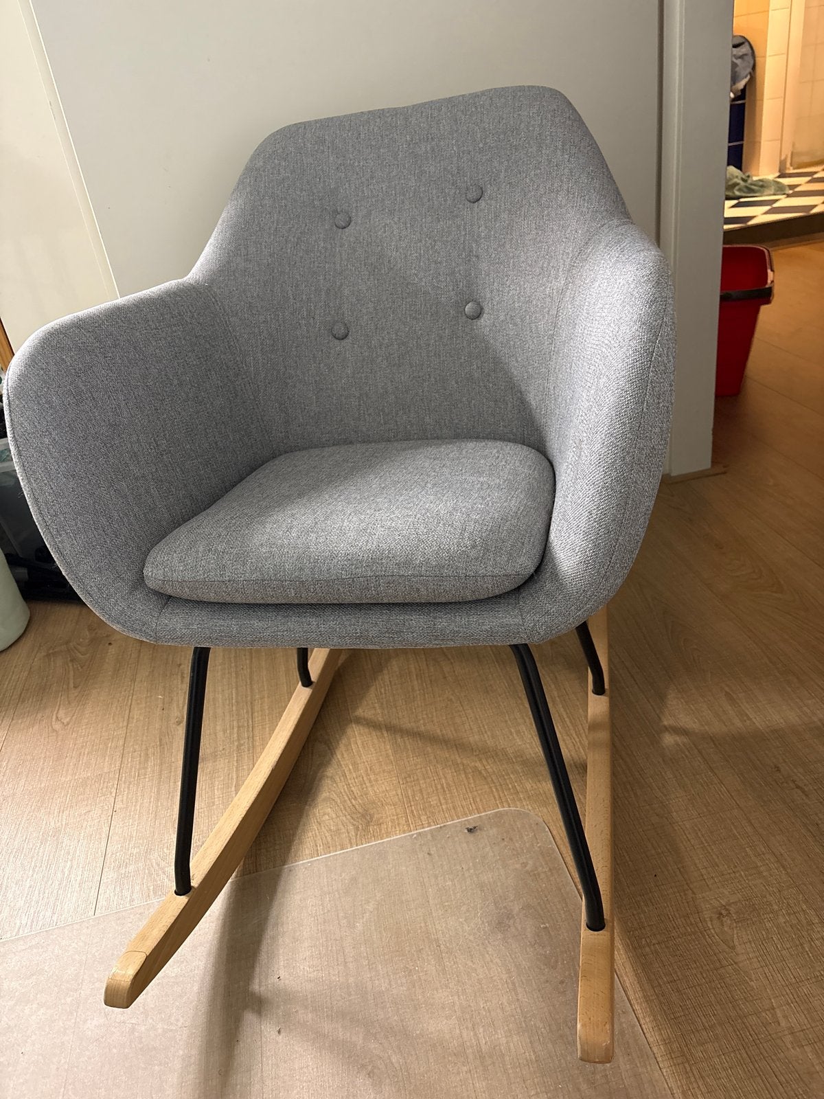 Comfortabele grijze schommelstoel, Huis en Inrichting, Ophalen, Zo goed als nieuw, Hout, Eén