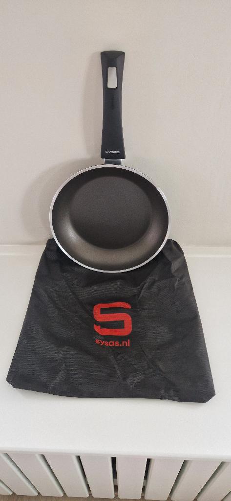 sysas koekenpan doorsnee 24 cm NIEUW, Ophalen of Verzenden, Nieuw, Overige materialen, Koekenpan of Braadpan
