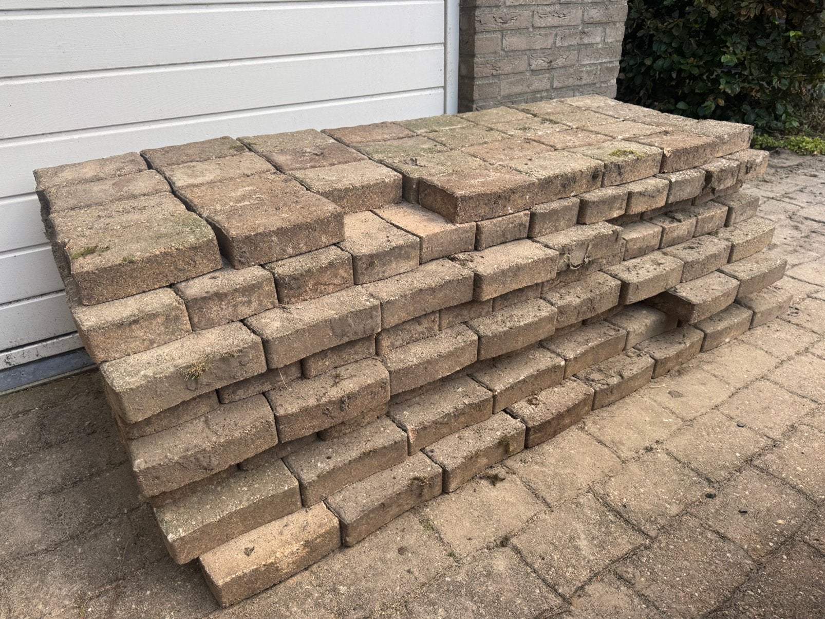 Ongeveer 200 klinkers 14x21 cm, Ophalen, Gebruikt, Beton, Klinkers