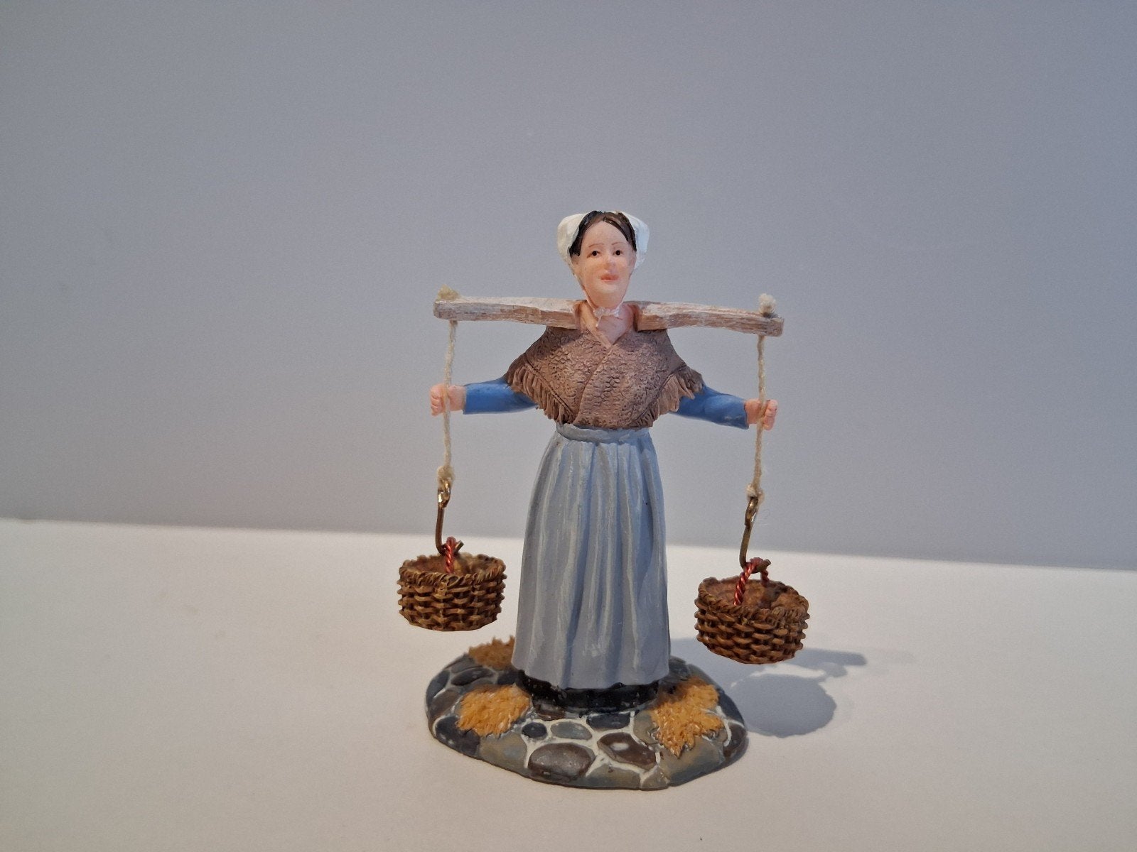 Luville Dora van Oord carrying baskets # 601582, Diversen, Ophalen of Verzenden, Gebruikt