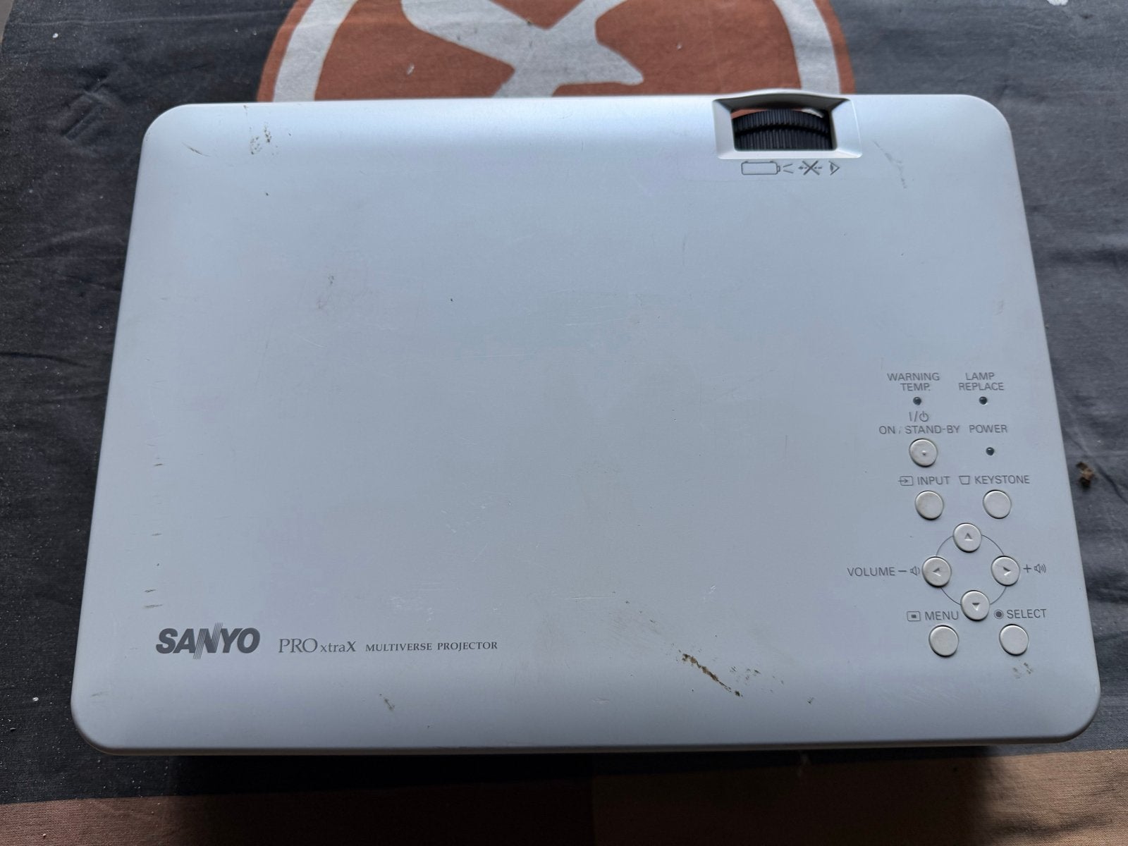Sanyo Beamer PLC-XU75 met VGA-aansluiting, weinig gebruikt, Ophalen, Zo goed als nieuw, LCD, Overige resoluties