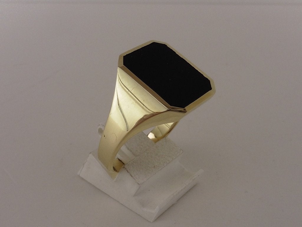 Gouden herenring met onix                                G49, Gebruikt, 20 of groter, ., Zwart