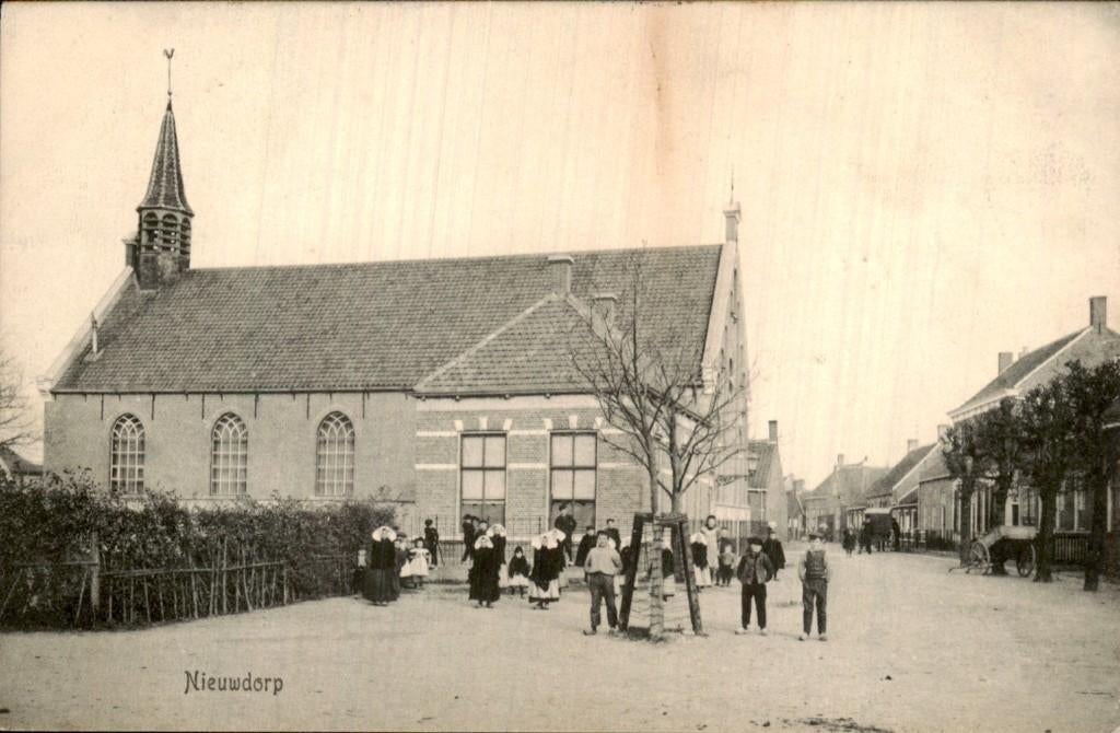 Nieuwdorp - Kerk - Straatbeeld, Verzamelen, Ansichtkaarten | Nederland, Ophalen of Verzenden, Voor 1920, Gelopen, Zeeland