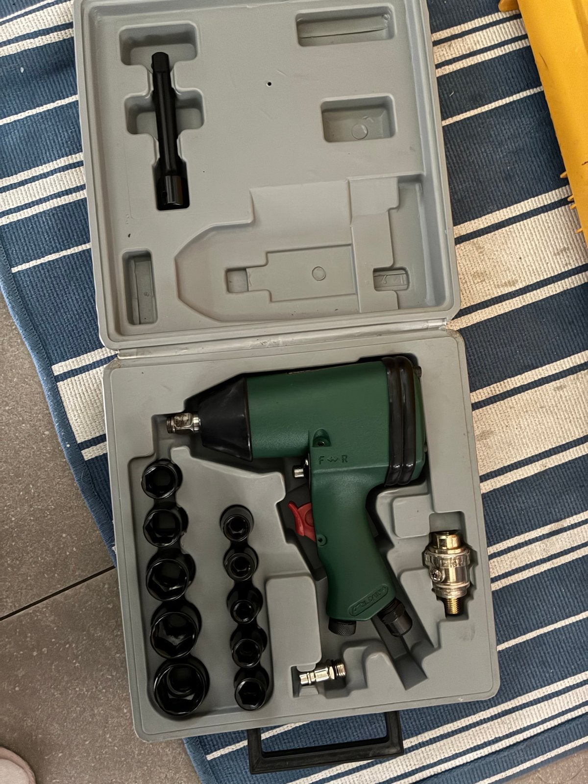 Pneumatische slagmoersleutel met doppen set, Ophalen of Verzenden, Gebruikt, Overige typen, Overige merken