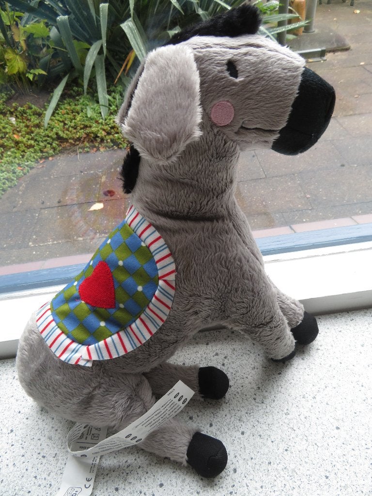 Ezel met gekleurd zadeldekje van IKEA Riddjur ca 35 cm breed, IKEA, Overige typen, Grijs, Ophalen of Verzenden