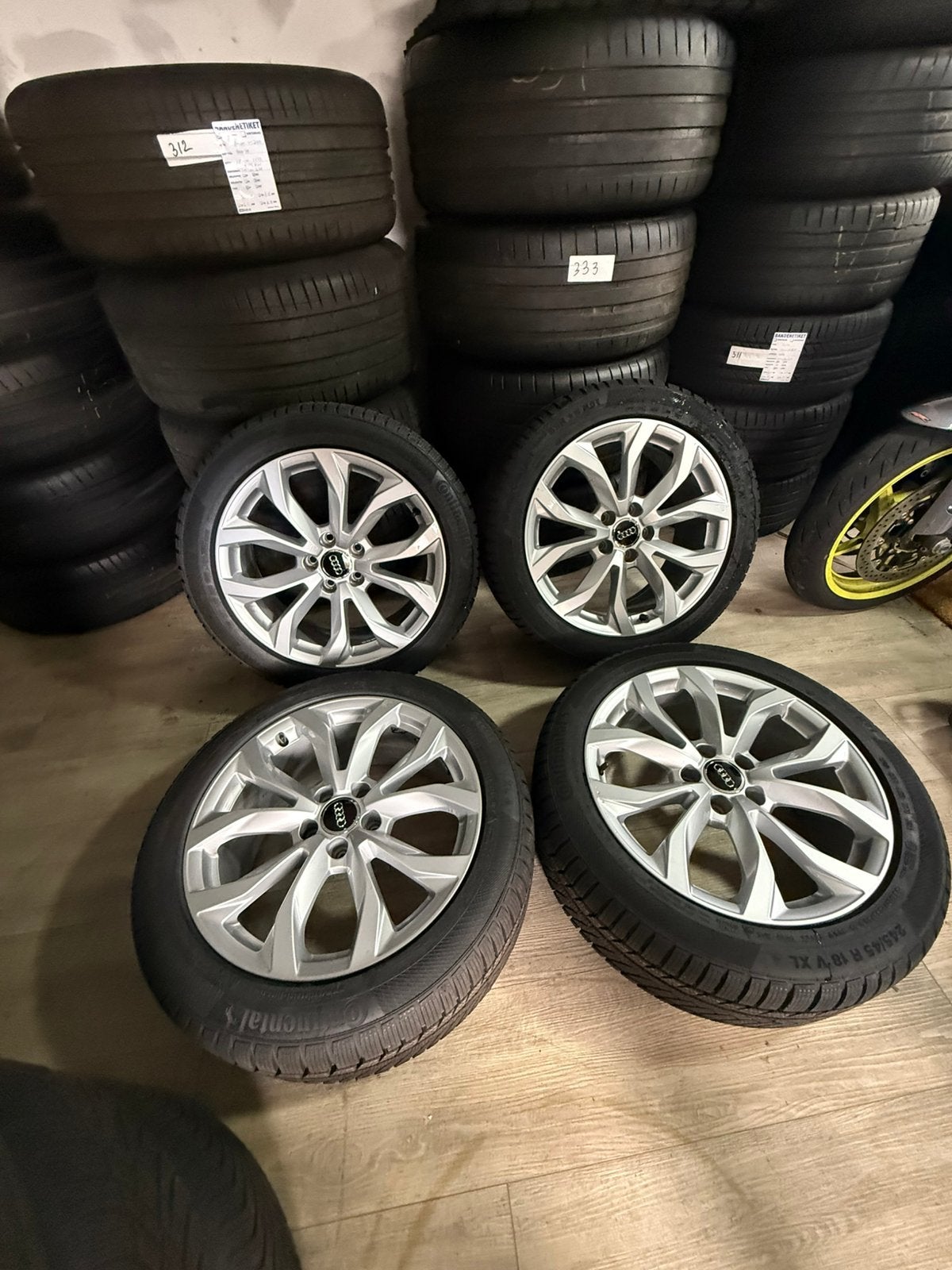 Origineel audi/A6/C7/Winter/nieuwe banden, ----, Banden en Velgen, Nieuw, Personenwagen
