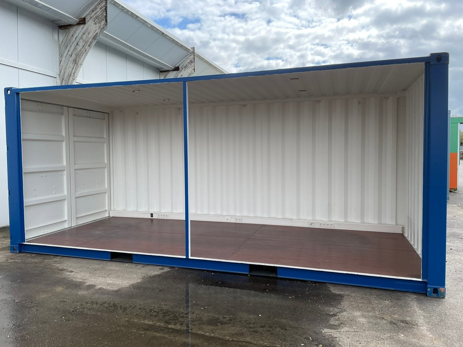2 containers tegen elkaar open zijkant opslag bouw, Ophalen, Zelf, Geen, @home