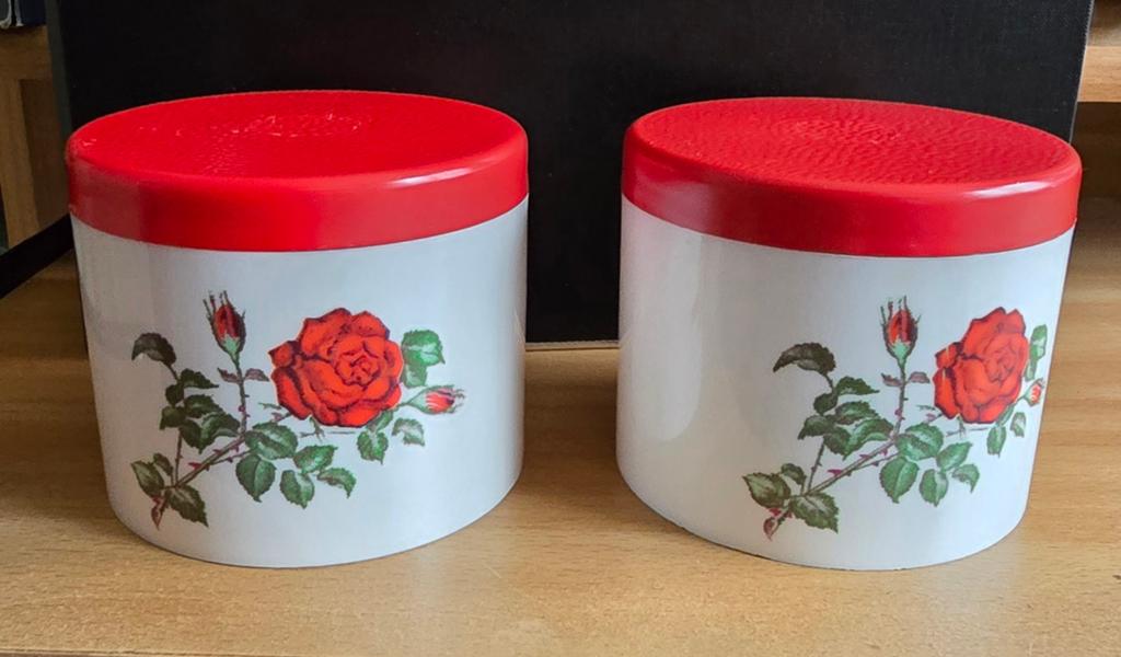 Set van 2 vintage voorraadpotten met rozenprint, Gebruikt, Kunststof, Ophalen of Verzenden, Voorraadpot
