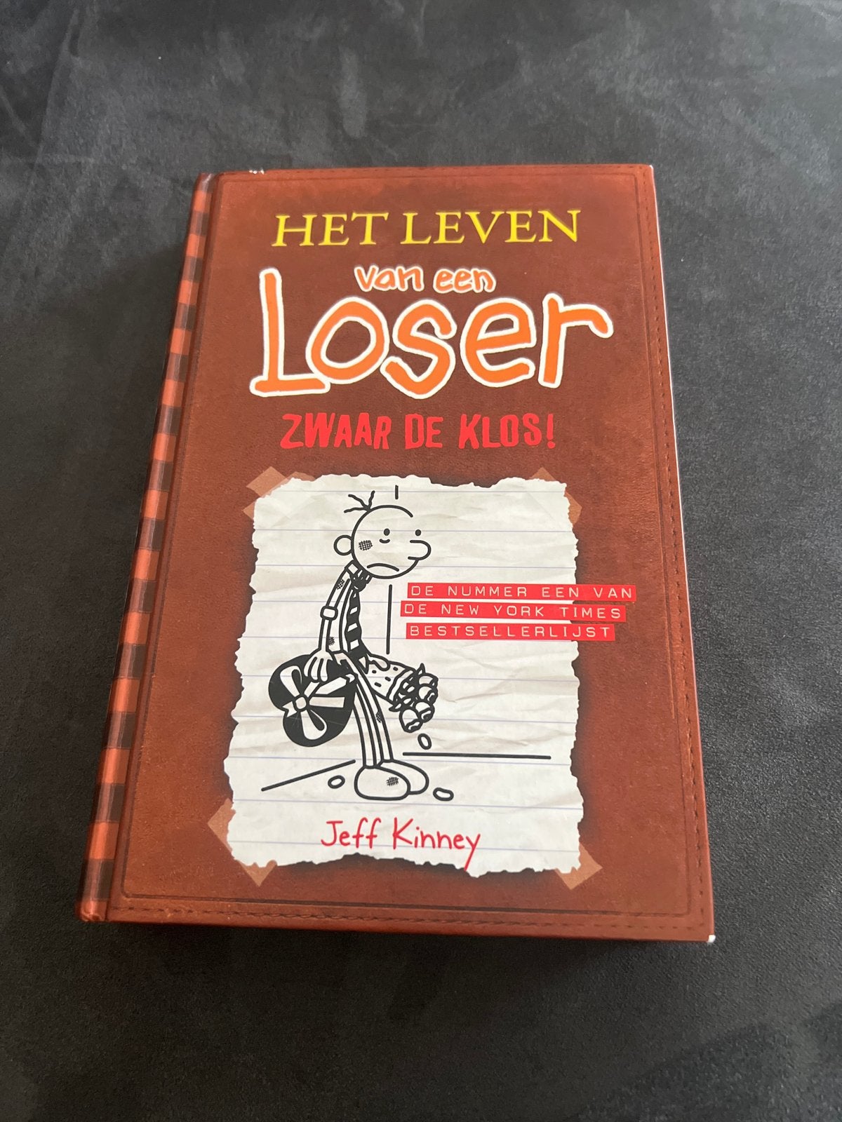 Het Leven van een Loser: Zwaar de Klos! - Jeff Kinney, Ophalen of Verzenden, Zo goed als nieuw, Fictie algemeen