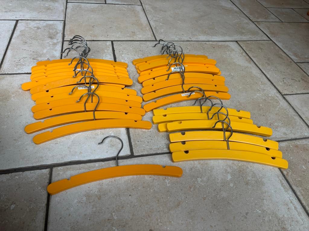 HEMA kleerhangertjes kind - Geel (20 stuks), Ophalen of Verzenden, Zo goed als nieuw