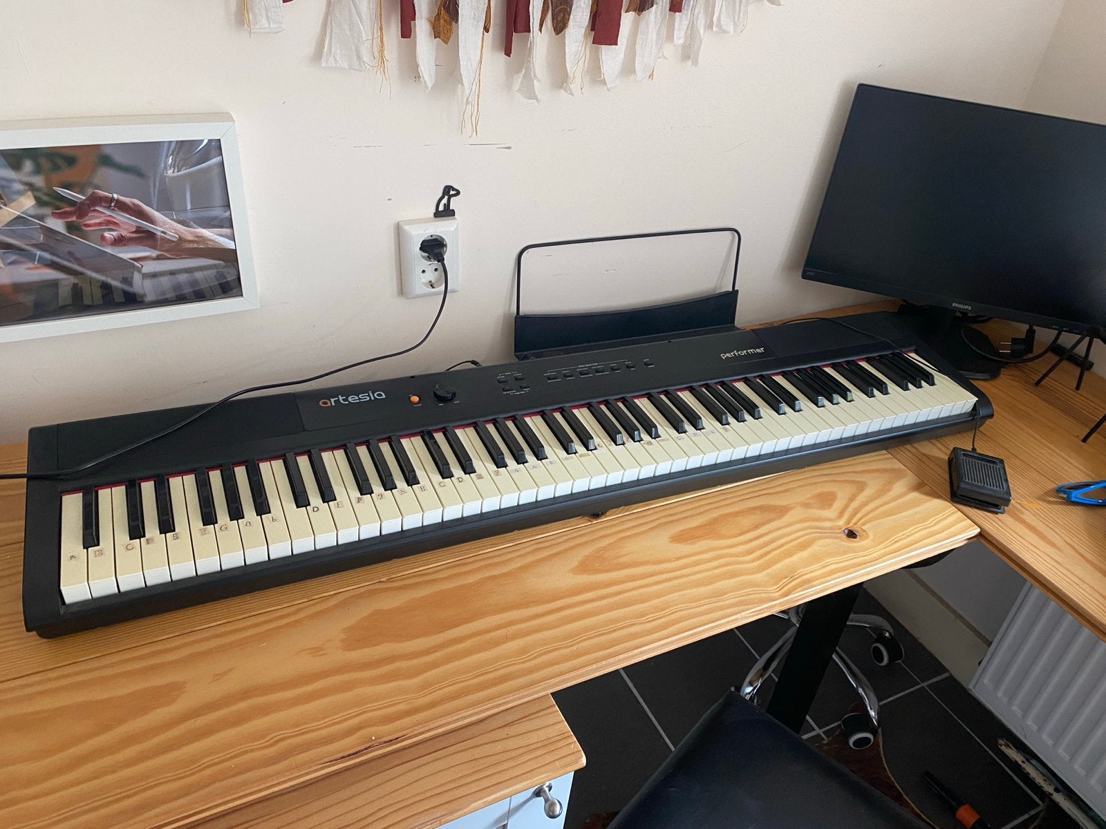 Artesia Performer digitale piano met 88 toetsen en kruk, Gebruikt, 88 toetsen, Aanslaggevoelig, Ophalen