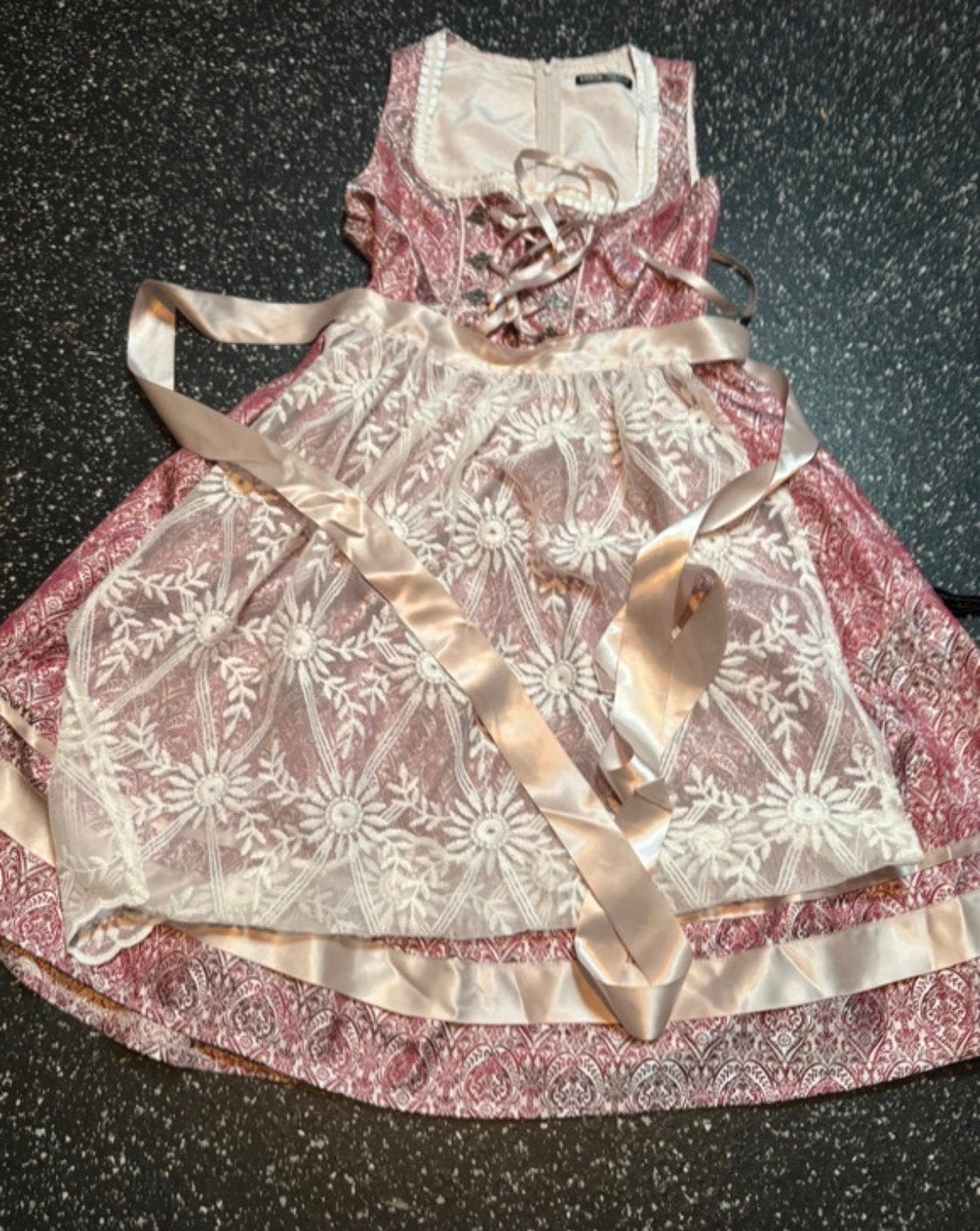 Shein Dirndl Jurk XS - Roze met Kant, Kleding | Dames, Ophalen of Verzenden, Zo goed als nieuw, Knielengte, Roze