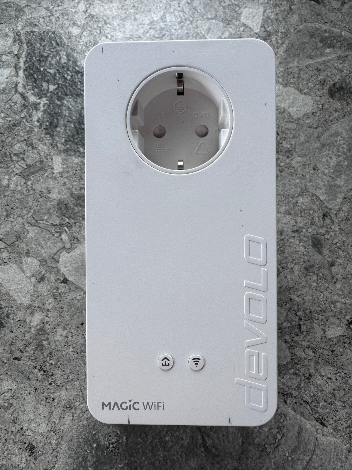 Devolo Magic 2 WiFi 2-1 Powerline Adapter, Computers en Software, WiFi-versterkers, Ophalen, Zo goed als nieuw
