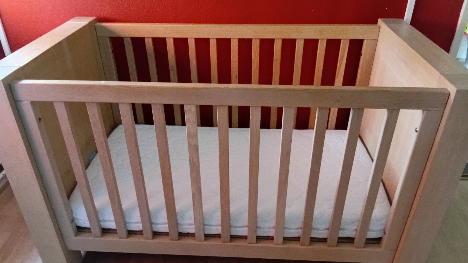 Ledikant met matras - gebruikt bij gastouder, Ophalen