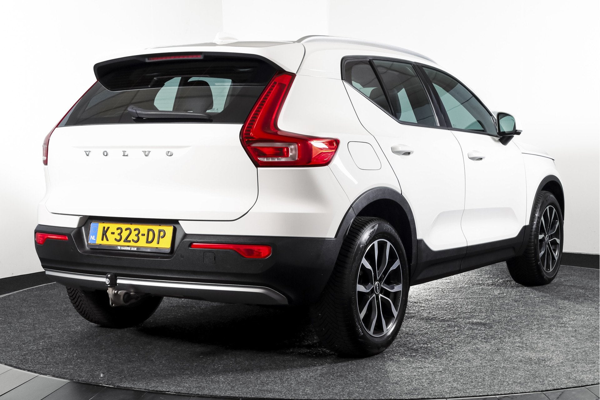 Volvo XC40 1.5 T3 Business Pro 164 PK | Elek. Trekhaak | Dig, Auto's, Volvo, Gebruikt, Euro 6, Automatische klimaatregeling, Wit