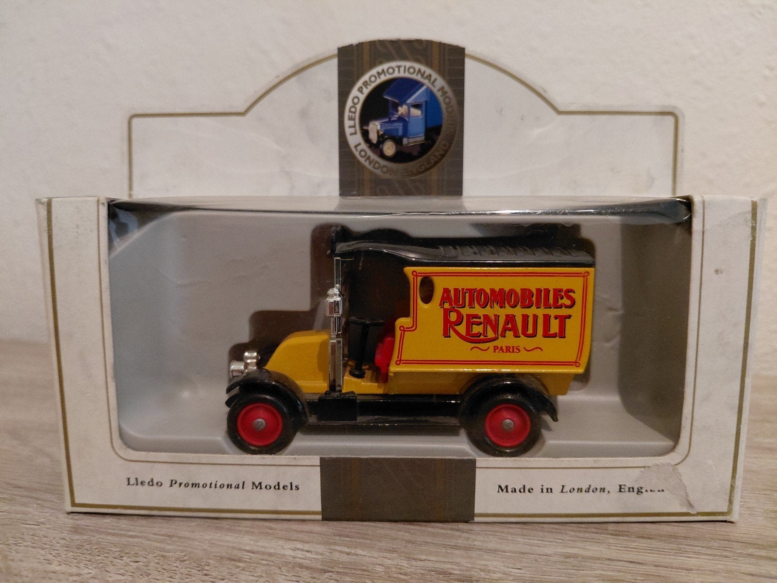 'Automobiles Renault Parijs' Renault Van, Hobby en Vrije tijd, Overige merken, Auto, Verzenden, 1:32 tot 1:50