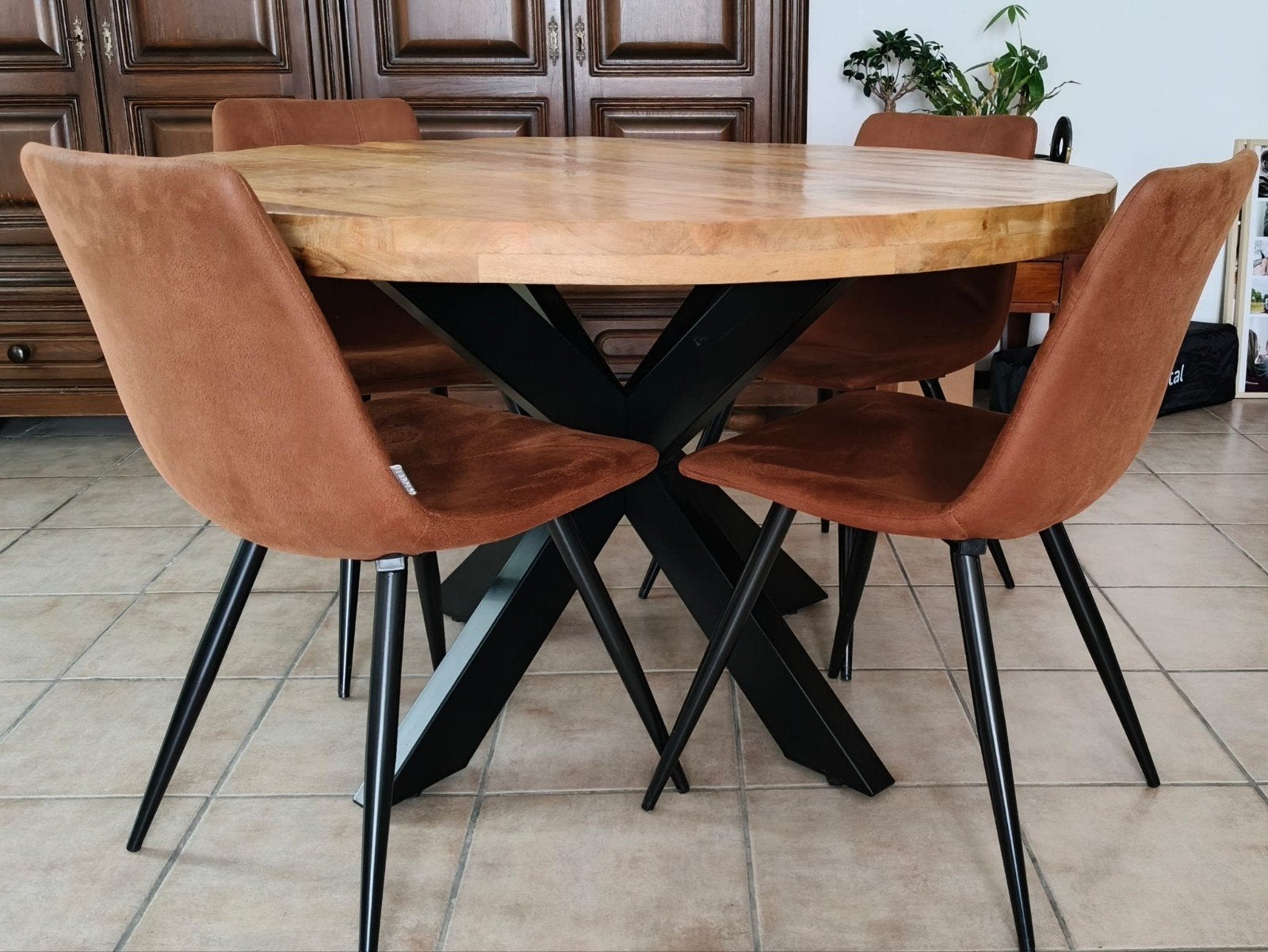 Ronde eettafel met 4 stoelen, Huis en Inrichting, Ophalen, Overige materialen, Gebruikt, Vier personen