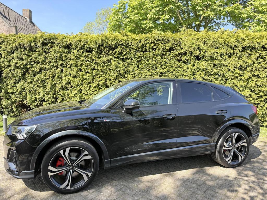 Audi Q3 Sportback 45|2X SLINE/Black edit|SPORTSTUUR|SFEER!, Auto's, Audi, Gebruikt, Zwart, Met garantie (alle), Zwart
