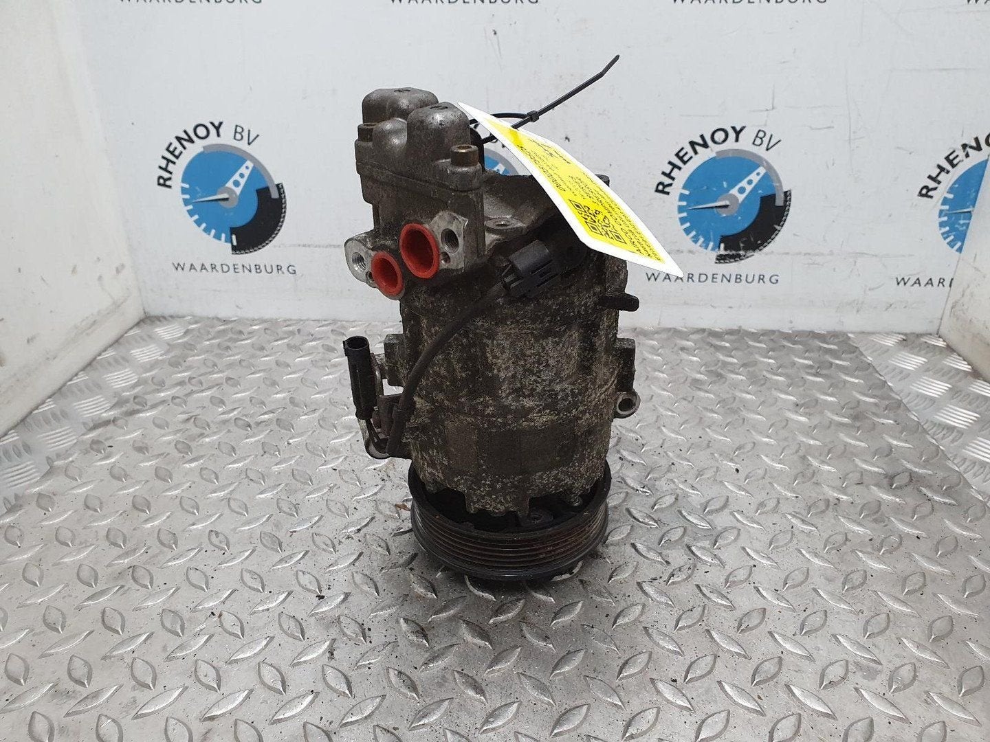 BMW 3 SERIES 320i Dynamic Exec.  AIRCO COMPRESSOR / AIRCOPOM, Ophalen of Verzenden, Gebruikt, ARN erkend