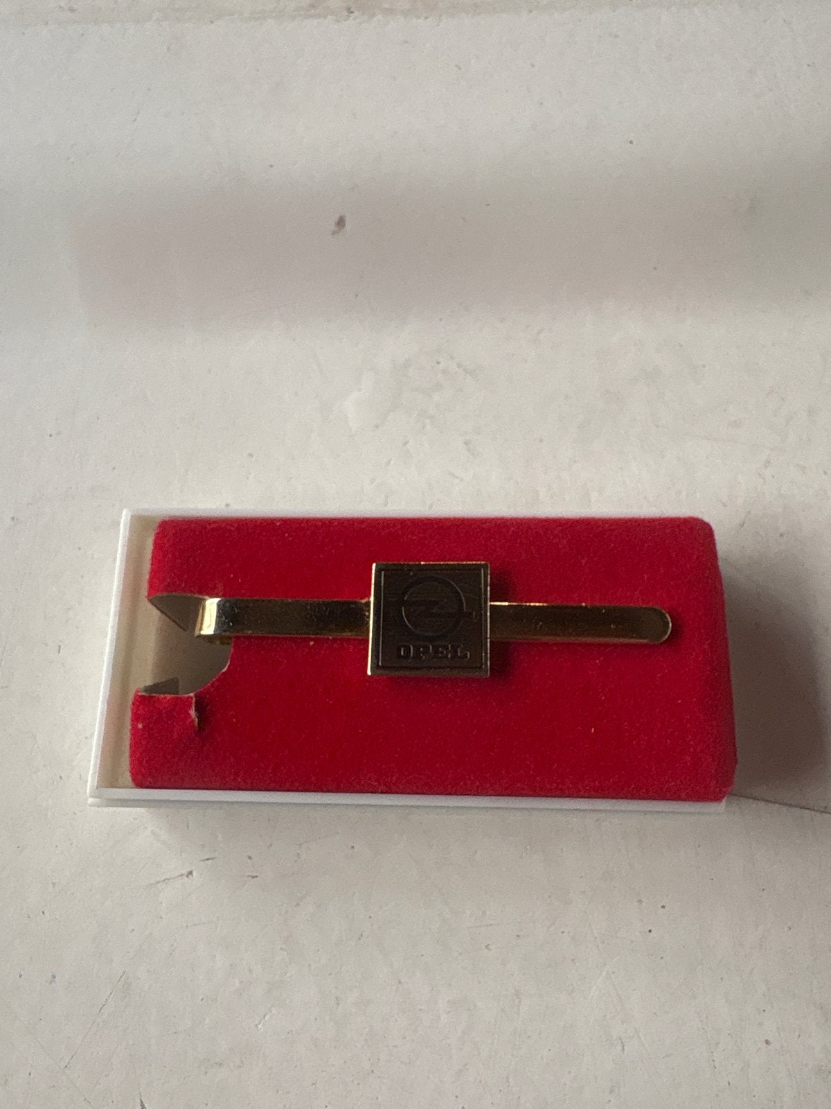 Vintage Opel dasspeld - Goudkleurig met logo, Ophalen of Verzenden, Zo goed als nieuw, Overige materialen, Verguld