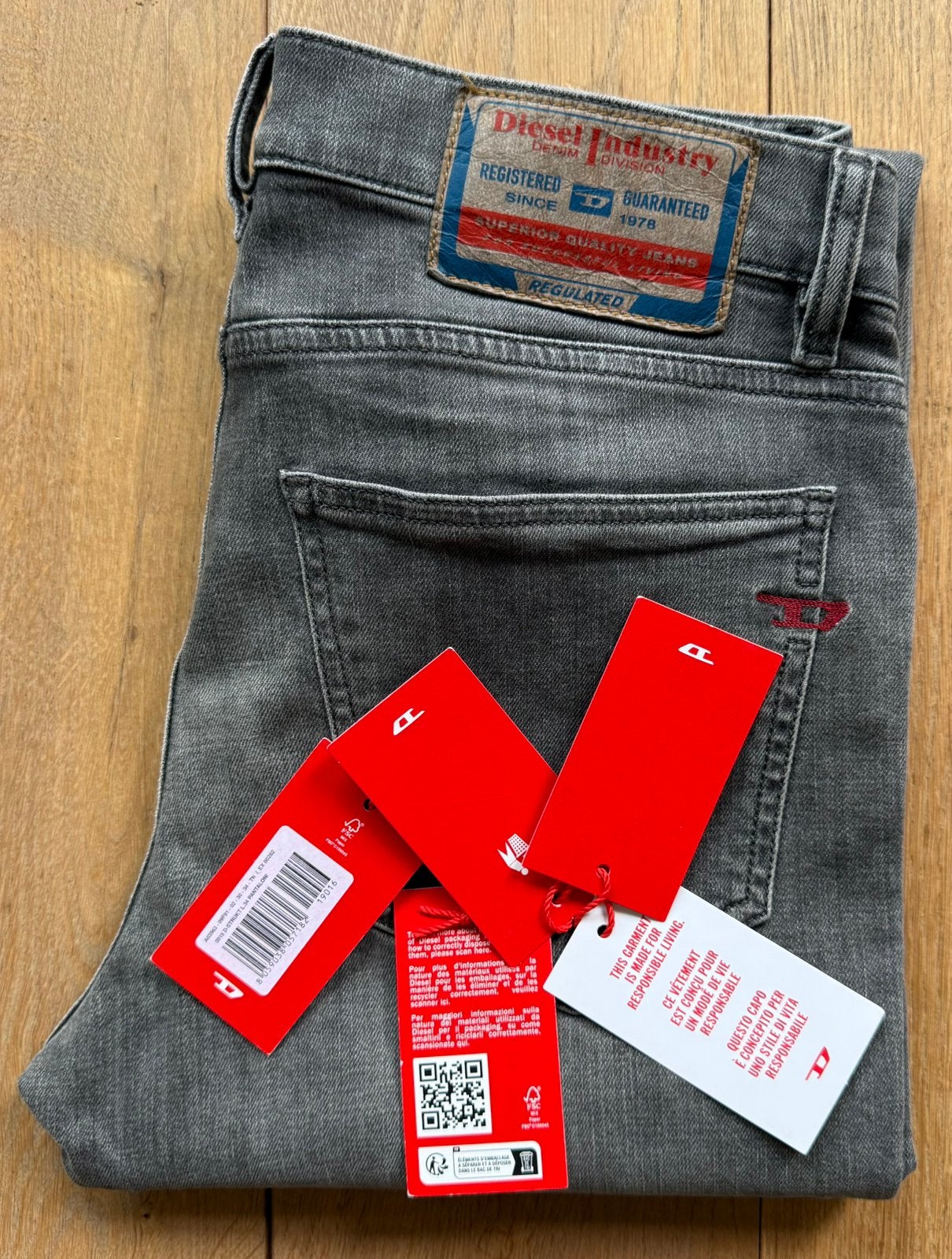 Diesel D-Strukt slim fit jeans, maat 30-32, Ophalen of Verzenden, Zo goed als nieuw, Grijs, Overige jeansmaten