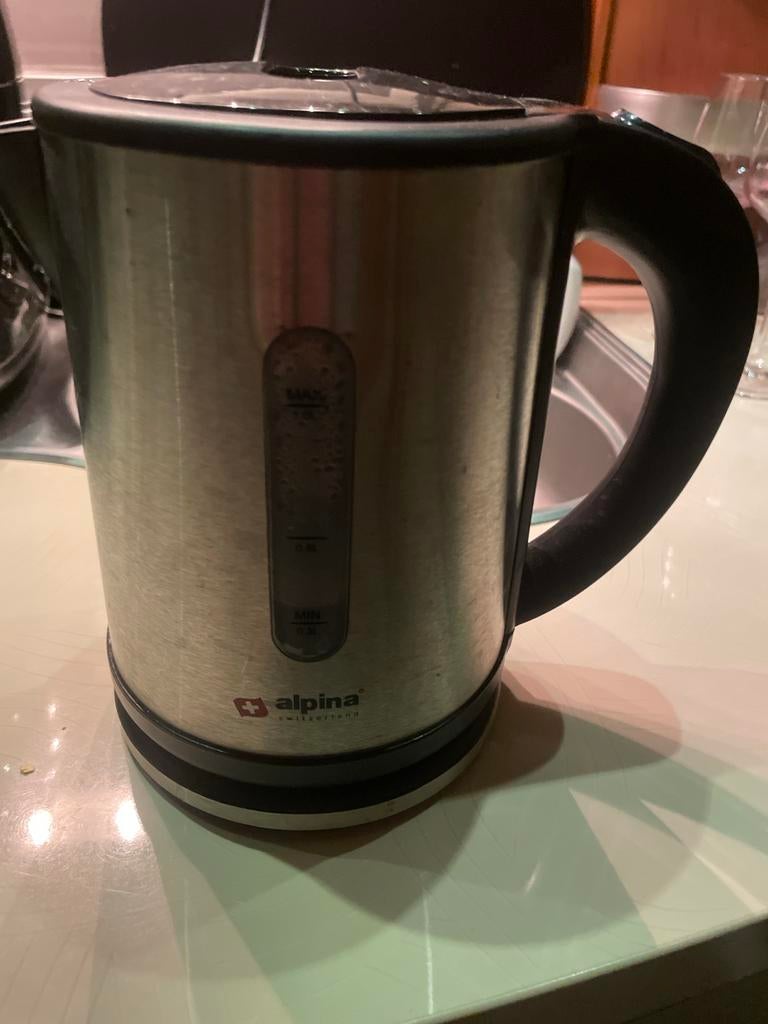 Compacte camping waterkoker 650W - Alpina RVS, Minder dan 1 liter, Ophalen of Verzenden, Zo goed als nieuw, Rvs