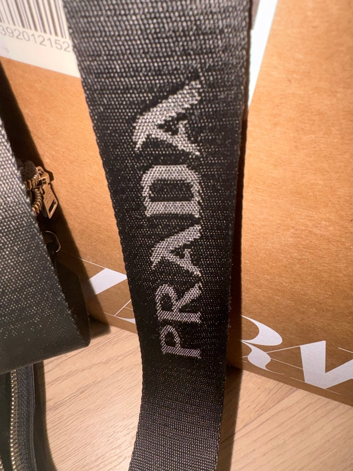Prada Re-Edition, Zwart, Zo goed als nieuw, Leer, Ophalen