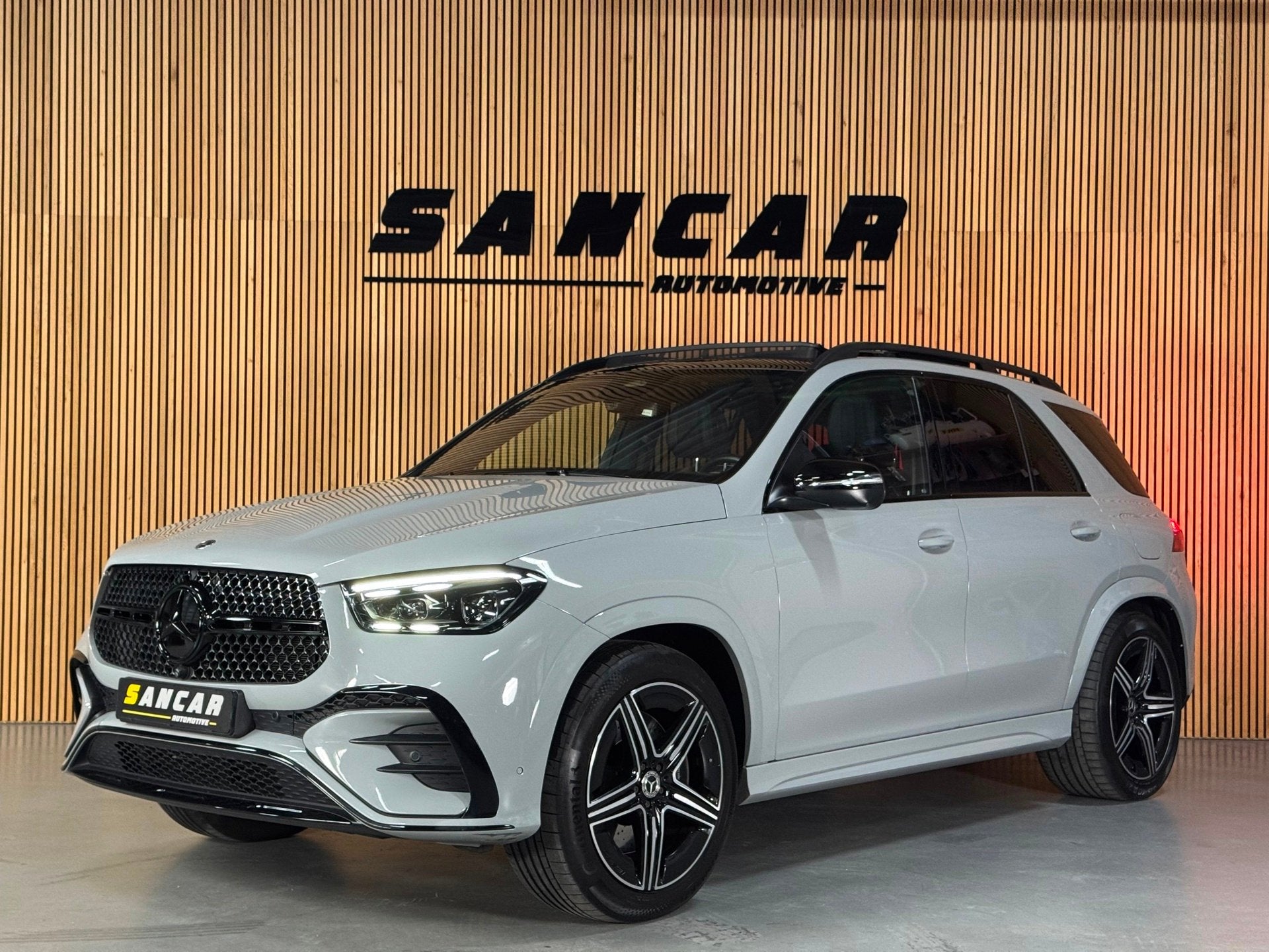 Mercedes-Benz GLE-klasse 400 e 4MATIC AMG Line ALPINGRAU BOM, Auto's, Dealer onderhouden, Gebruikt, Zwart, GLE