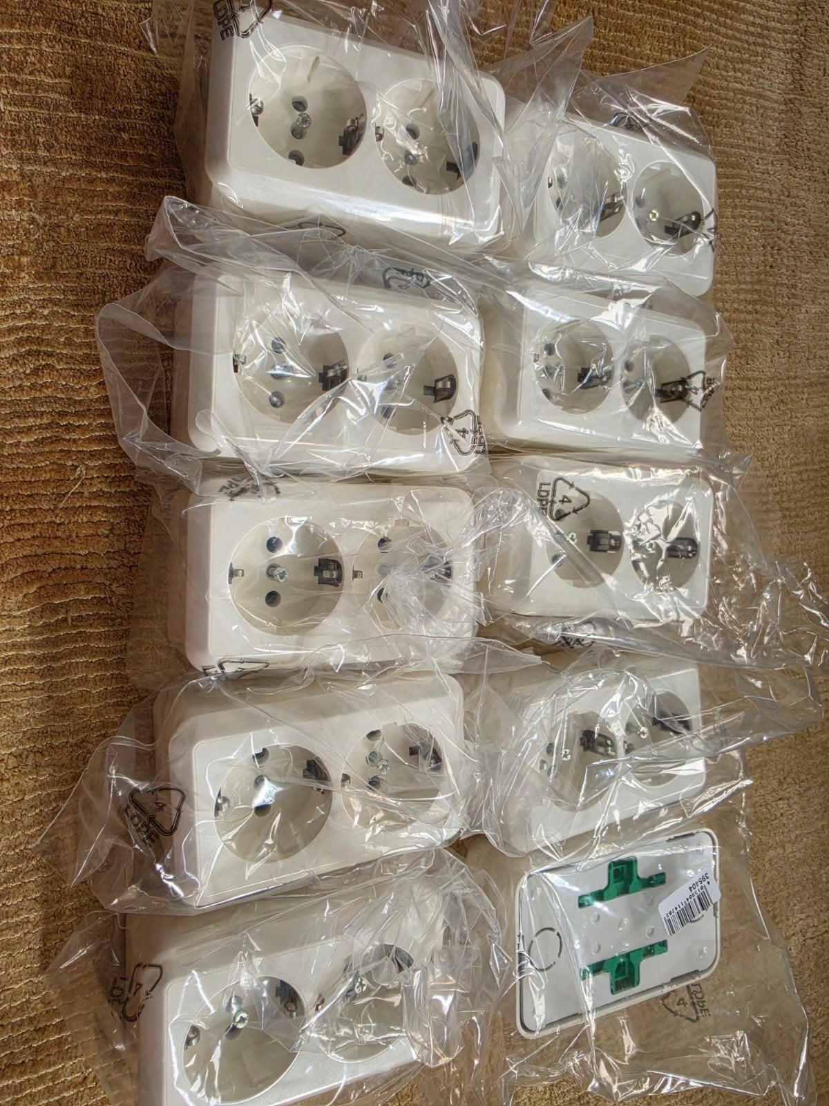 12 x Opbouw stopcontacten stopcontacten 5 x lasdoos lasdoze, Ophalen of Verzenden, Nieuw, Stopcontact