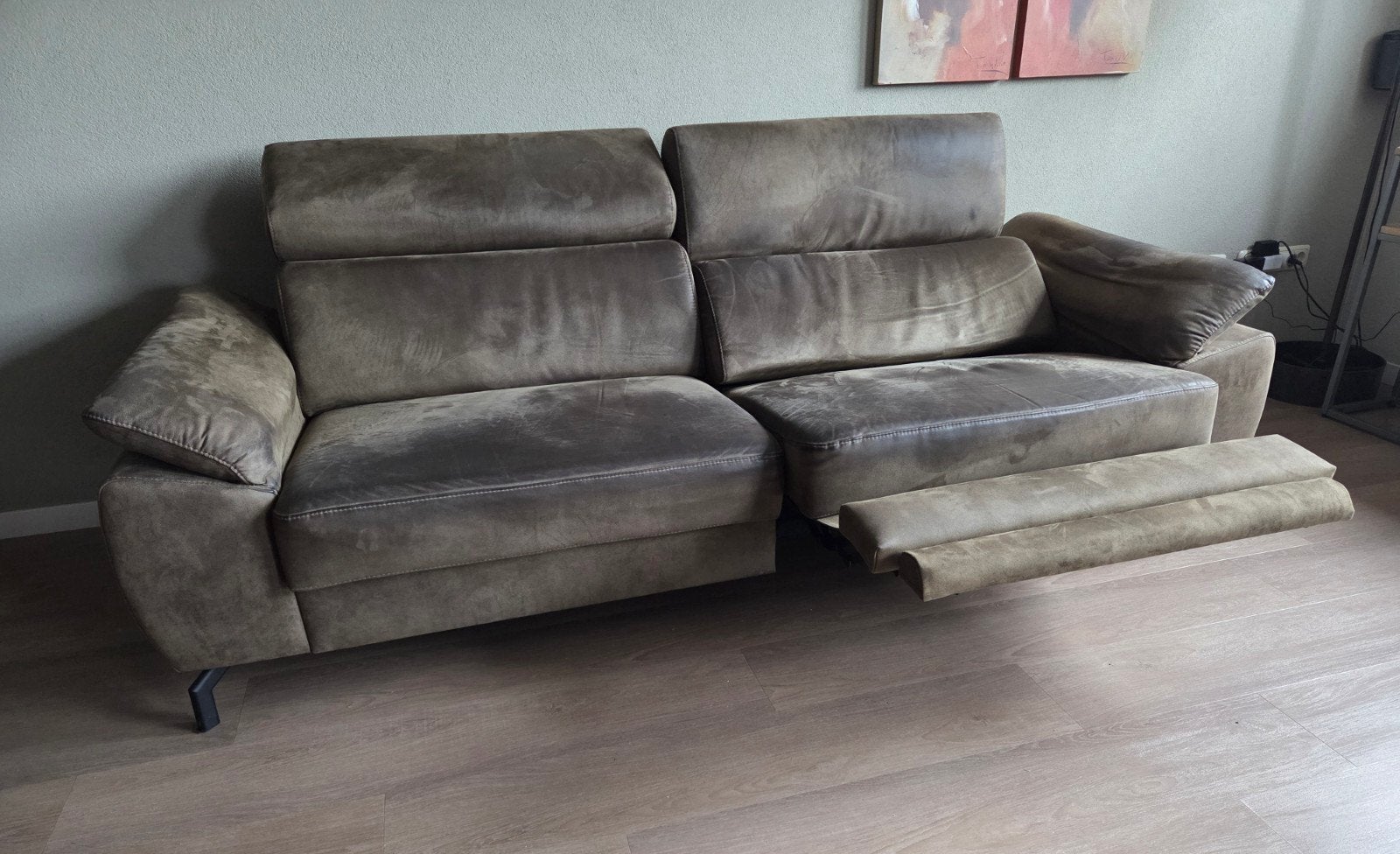MOET WEG 3 zits microleder bank + elektrisch relaxfunctie, Huis en Inrichting, Ophalen, Gebruikt, Leer