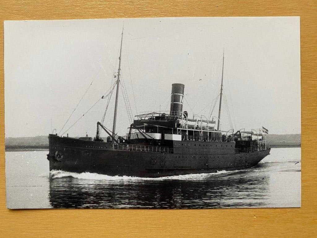 foto ss Batavier V (I) 1903-1916 Wm Müller & Co scheepvaart, Ophalen of Verzenden, Gebruikt, Motorboot, Kaart, Foto of Prent